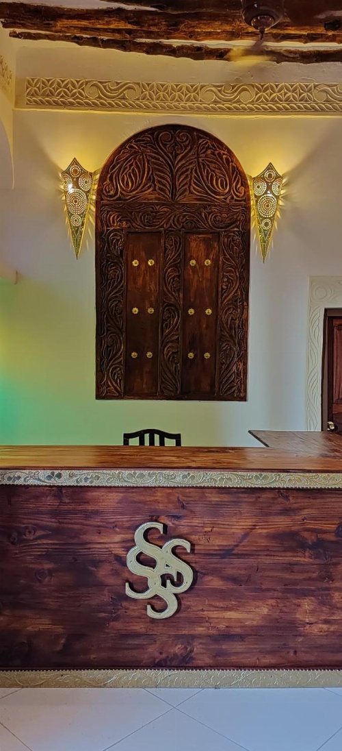 Smiles Stone Town Hotel image 1